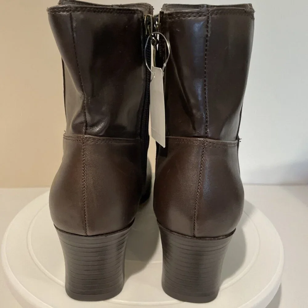 Thom McAn Leather Ankle Boots Booties Sz 9 Brown Square Toe Block Heel Y2K Vibes